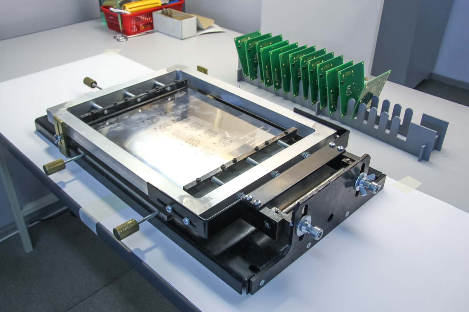 Cutting Solutions for the Electronics Industry - Messer Cutting Systems